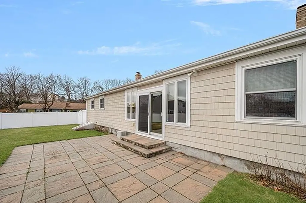 5 Bradford Drive Lincoln RI 02865
