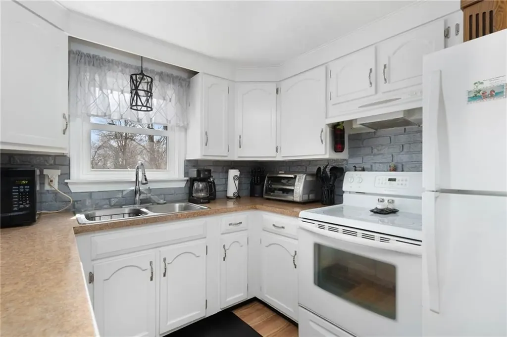 28 Chandler Drive Coventry RI 02816