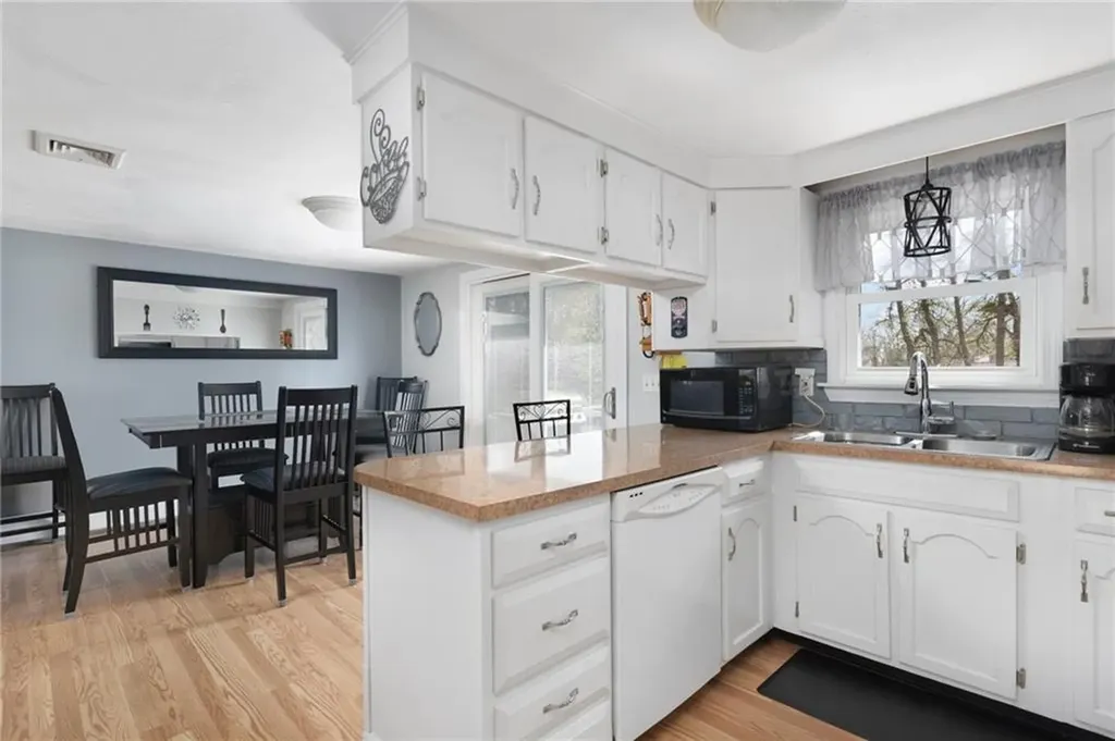 28 Chandler Drive Coventry RI 02816