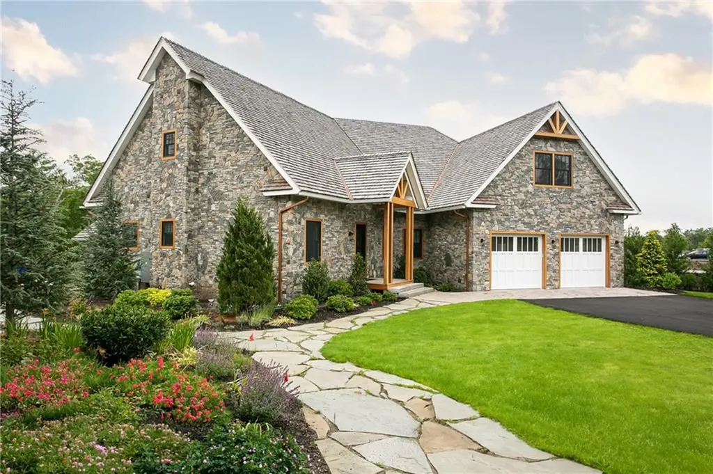 27 Adventure Way Richmond RI 02898