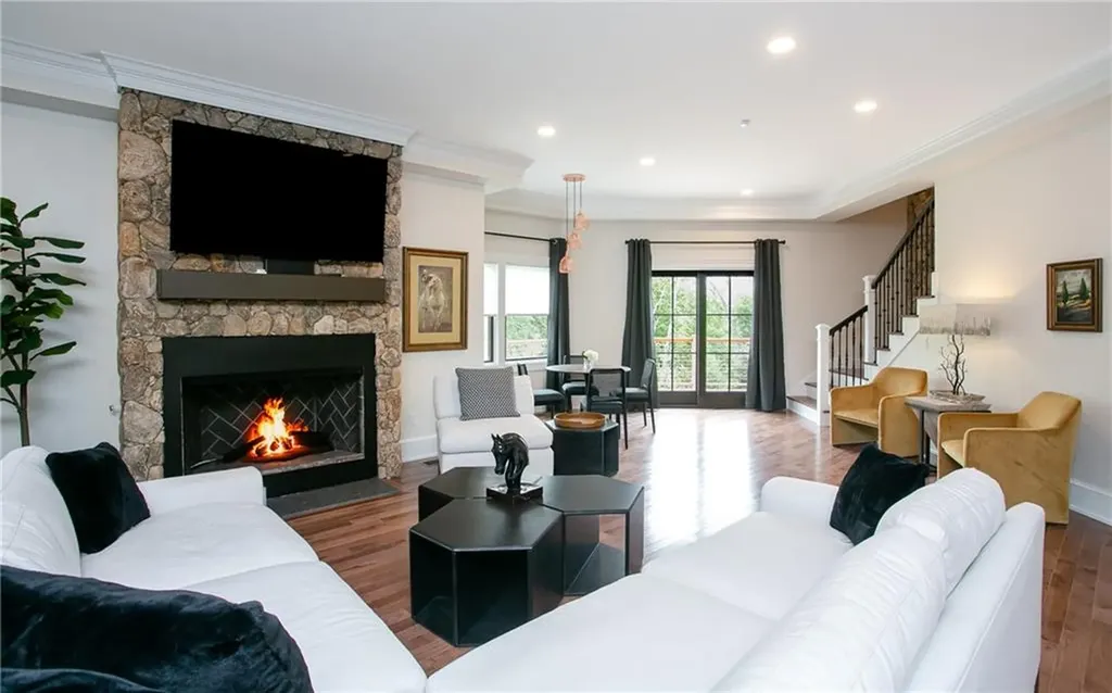 27 Adventure Way Richmond RI 02898