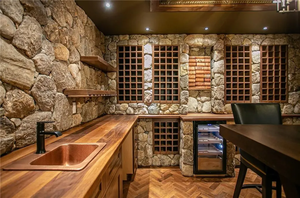 27 Adventure Way Richmond RI 02898