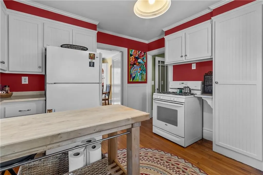 15 Maple Street Warren RI 02885