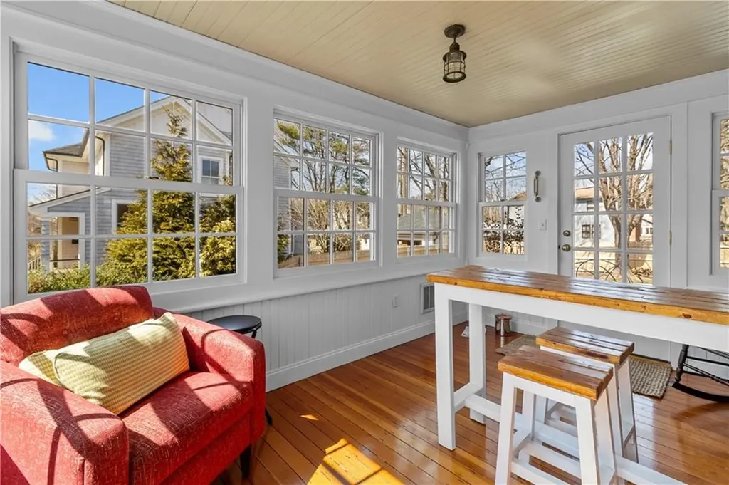 15 Maple Street Warren RI 02885