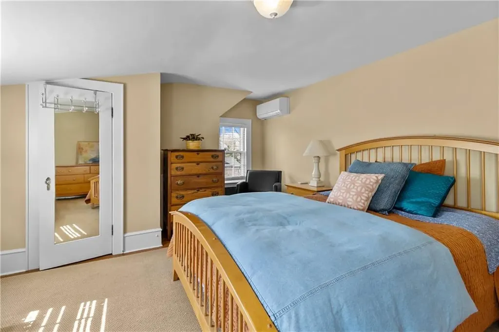 15 Maple Street Warren RI 02885