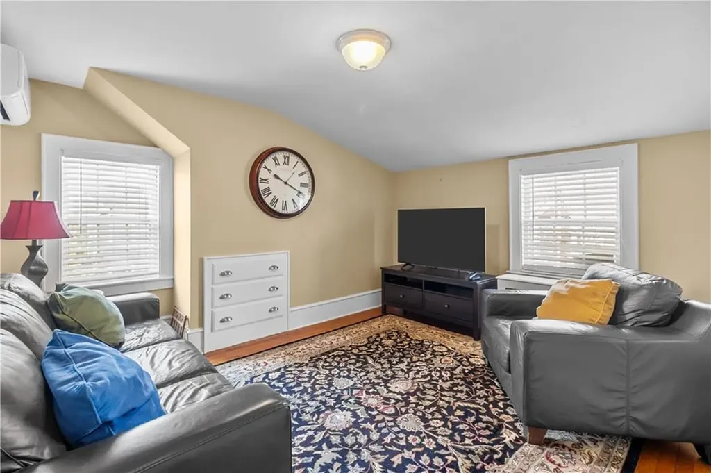 15 Maple Street Warren RI 02885