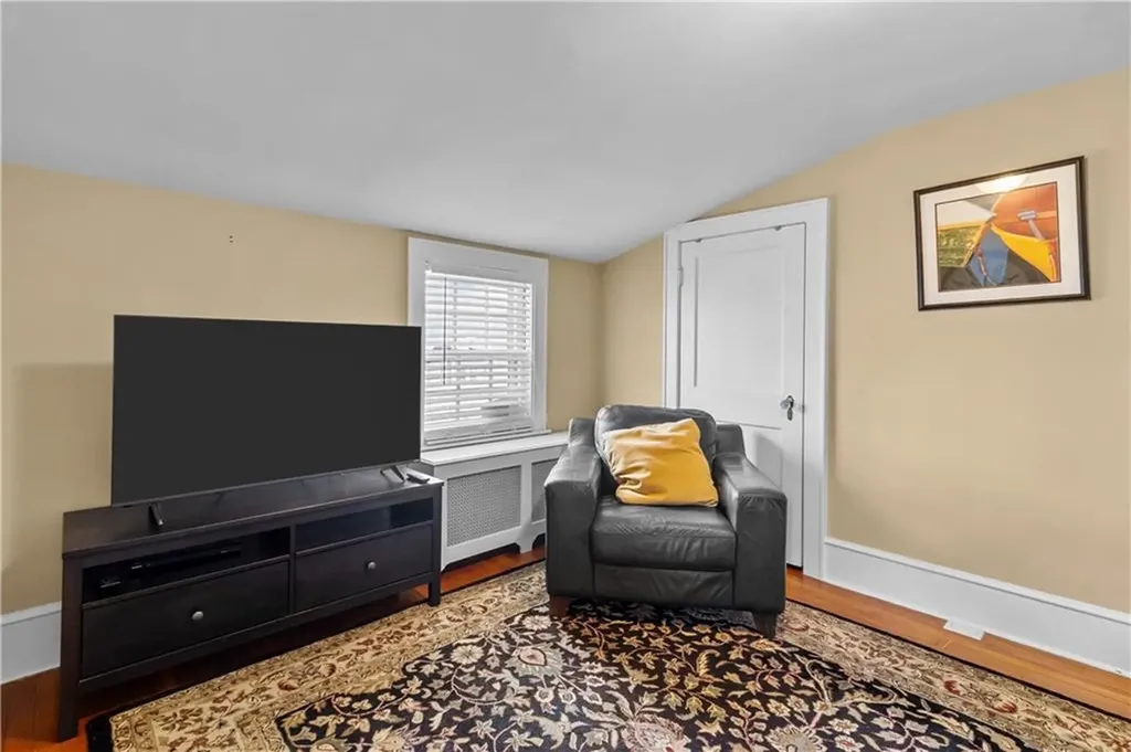 15 Maple Street Warren RI 02885