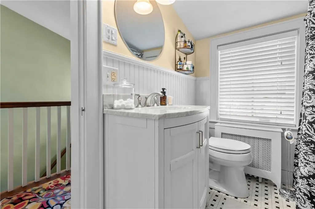 15 Maple Street Warren RI 02885