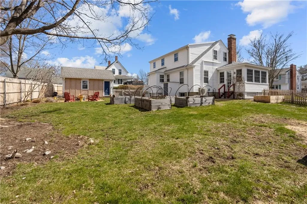 15 Maple Street Warren RI 02885