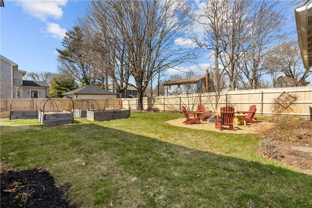 15 Maple Street Warren RI 02885