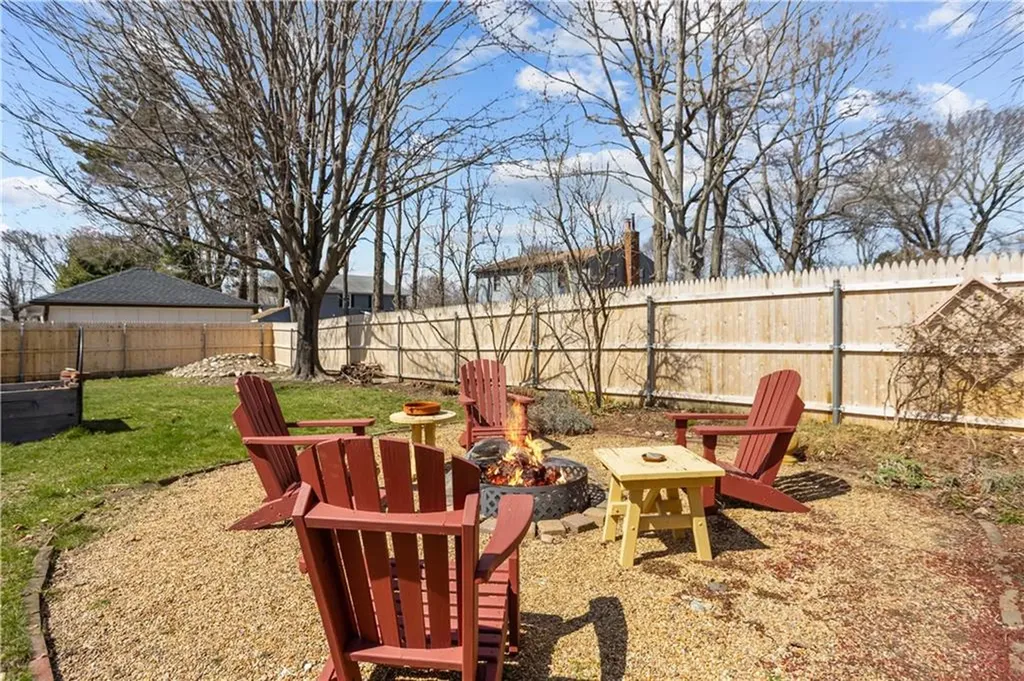 15 Maple Street Warren RI 02885