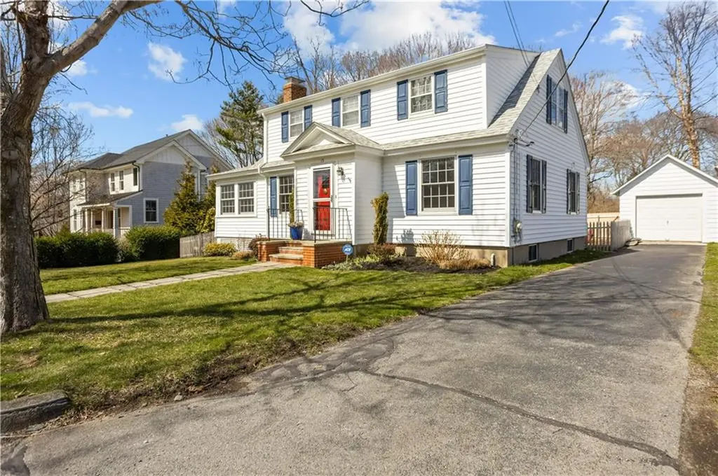 15 Maple Street Warren RI 02885