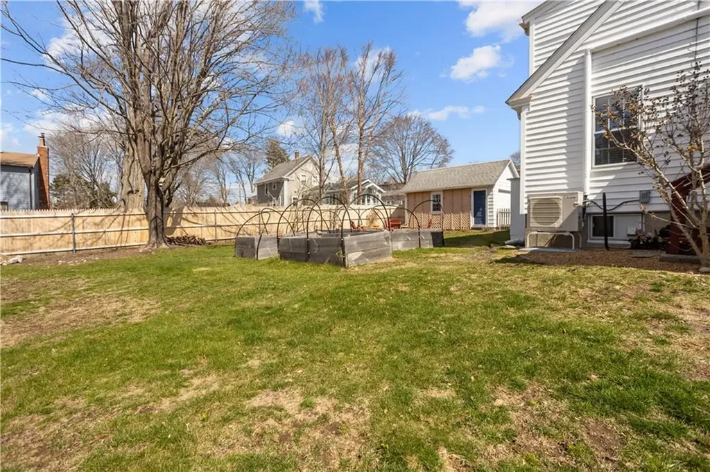 15 Maple Street Warren RI 02885