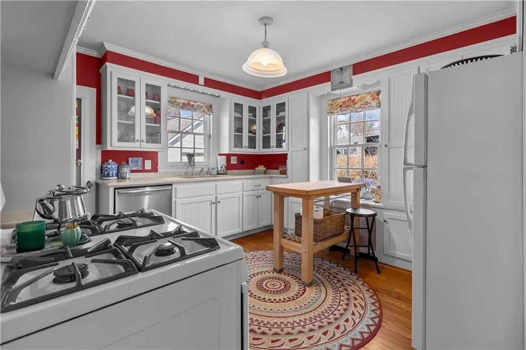 15 Maple Street Warren RI 02885