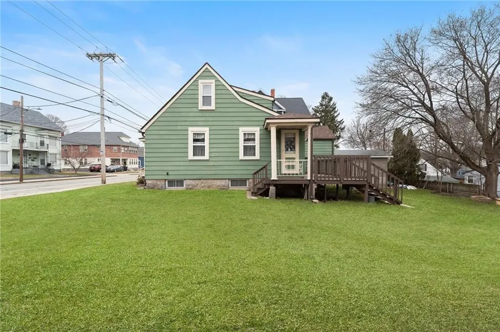 432 Providence Street Woonsocket RI 02895