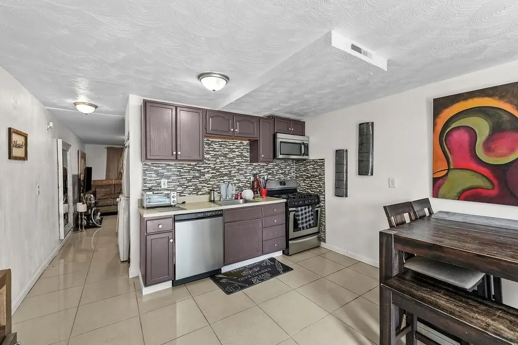 13 Harriet Street Providence RI 02905