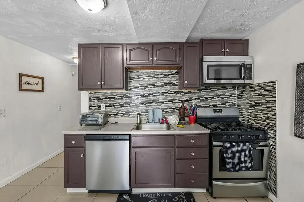 13 Harriet Street Providence RI 02905