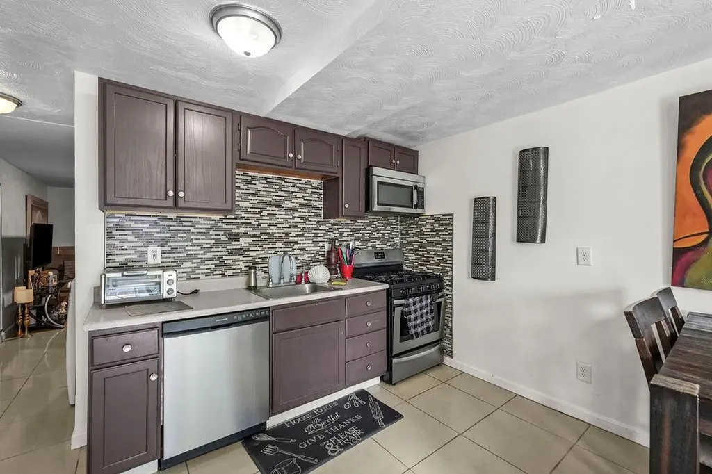 13 Harriet Street Providence RI 02905