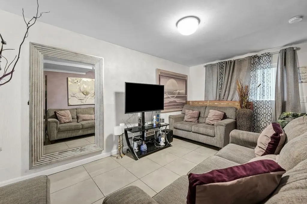 13 Harriet Street Providence RI 02905