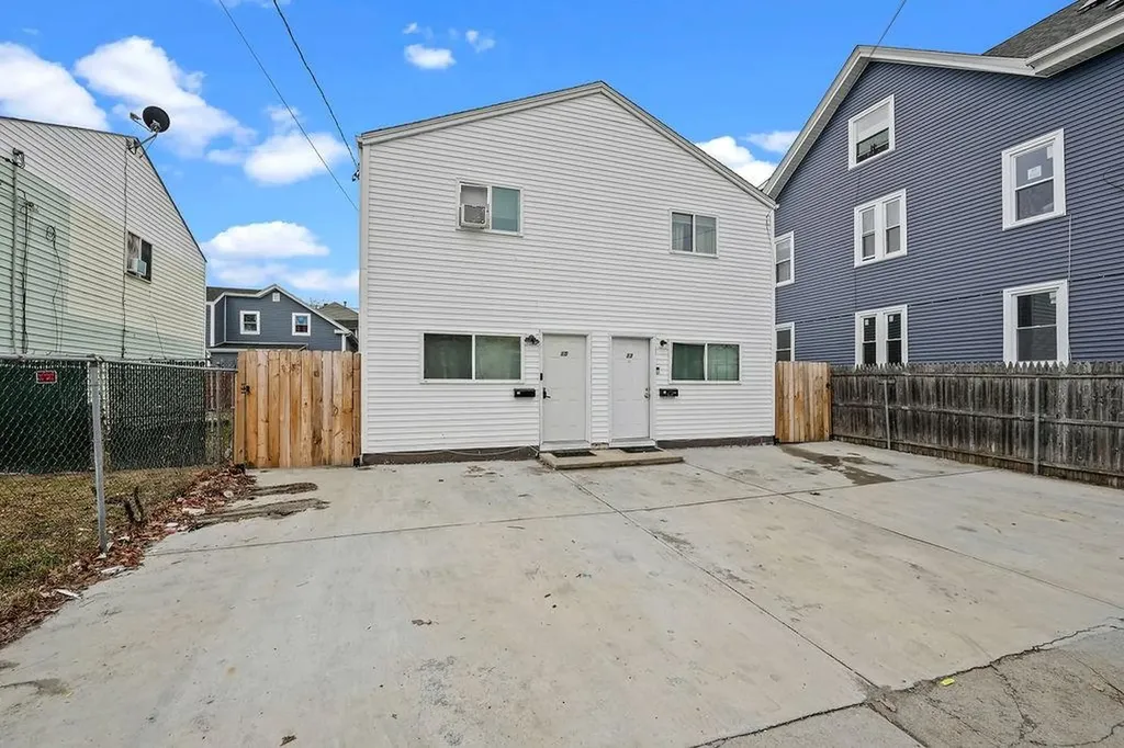13 Harriet Street Providence RI 02905