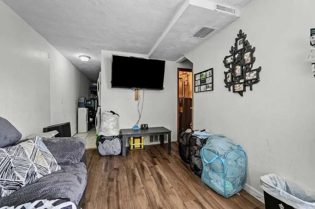 13 Harriet Street Providence RI 02905