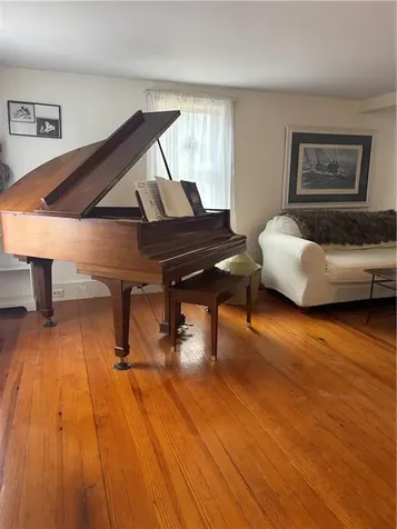 875 Plainfield Pike Scituate RI 02857