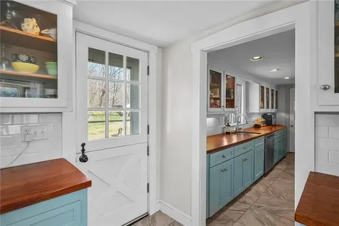 875 Plainfield Pike Scituate RI 02857