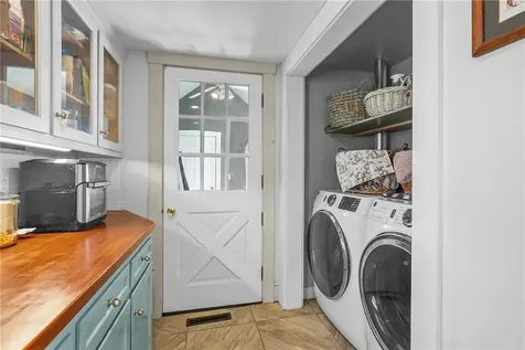 875 Plainfield Pike Scituate RI 02857