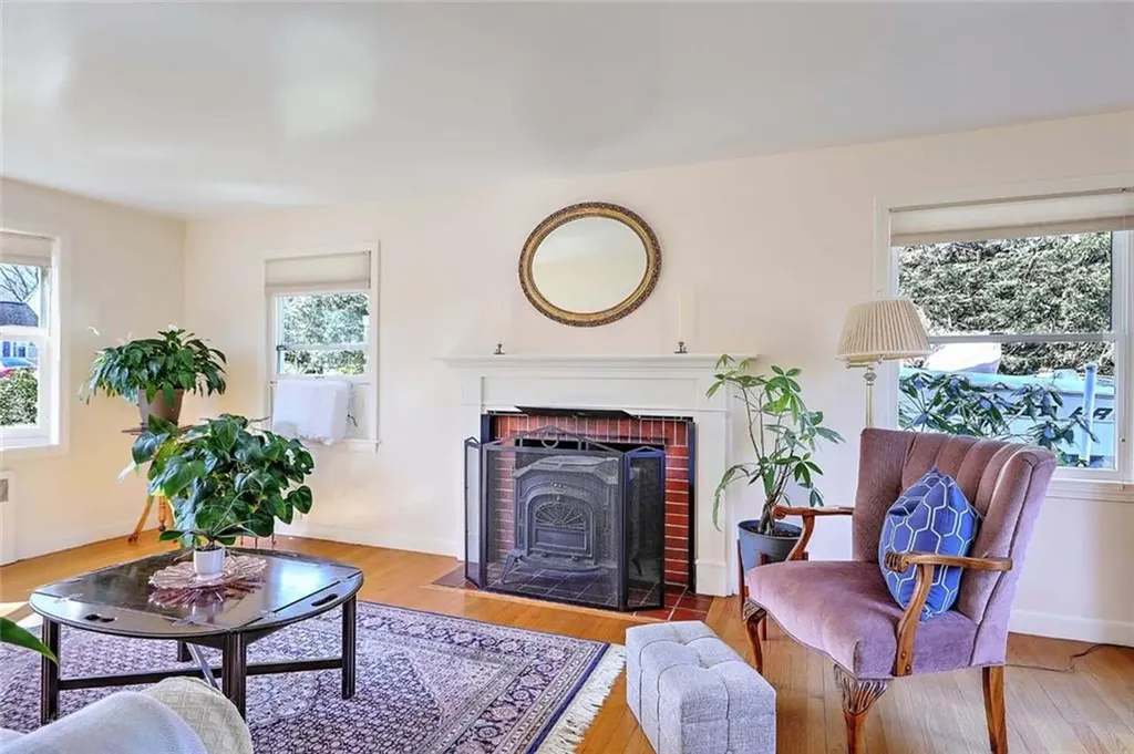 7 Deerfield Drive Barrington RI 02806