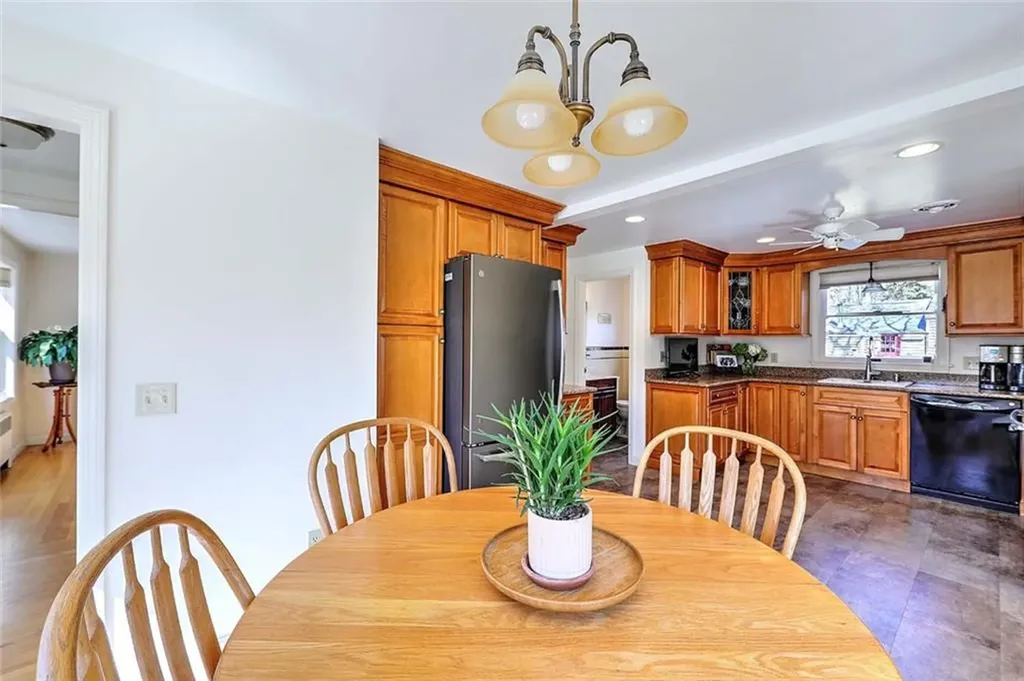 7 Deerfield Drive Barrington RI 02806