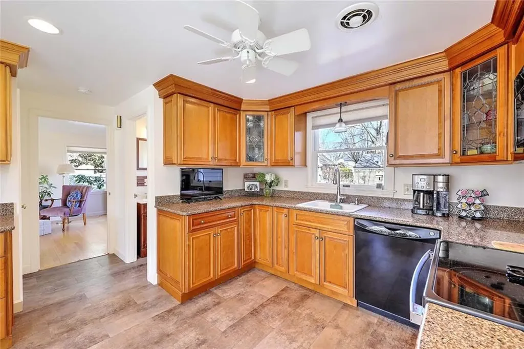 7 Deerfield Drive Barrington RI 02806