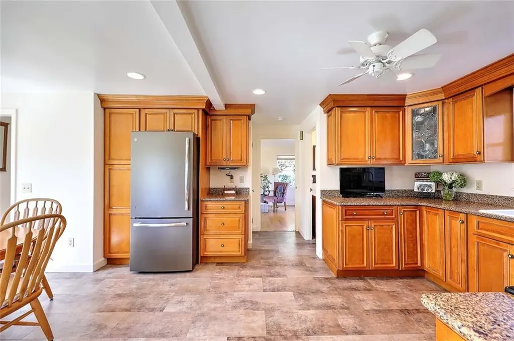 7 Deerfield Drive Barrington RI 02806