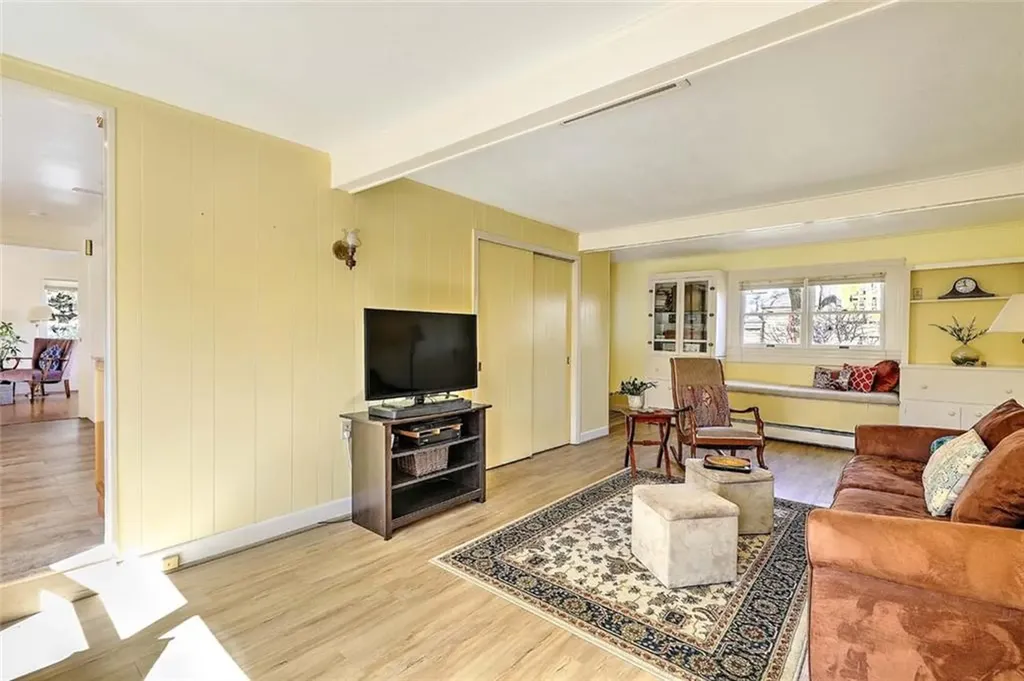 7 Deerfield Drive Barrington RI 02806