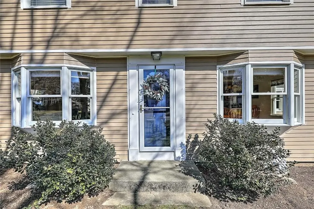 7 Deerfield Drive Barrington RI 02806