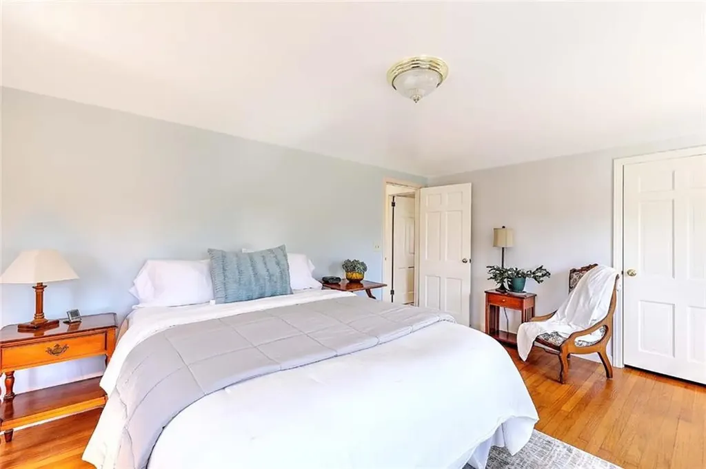7 Deerfield Drive Barrington RI 02806