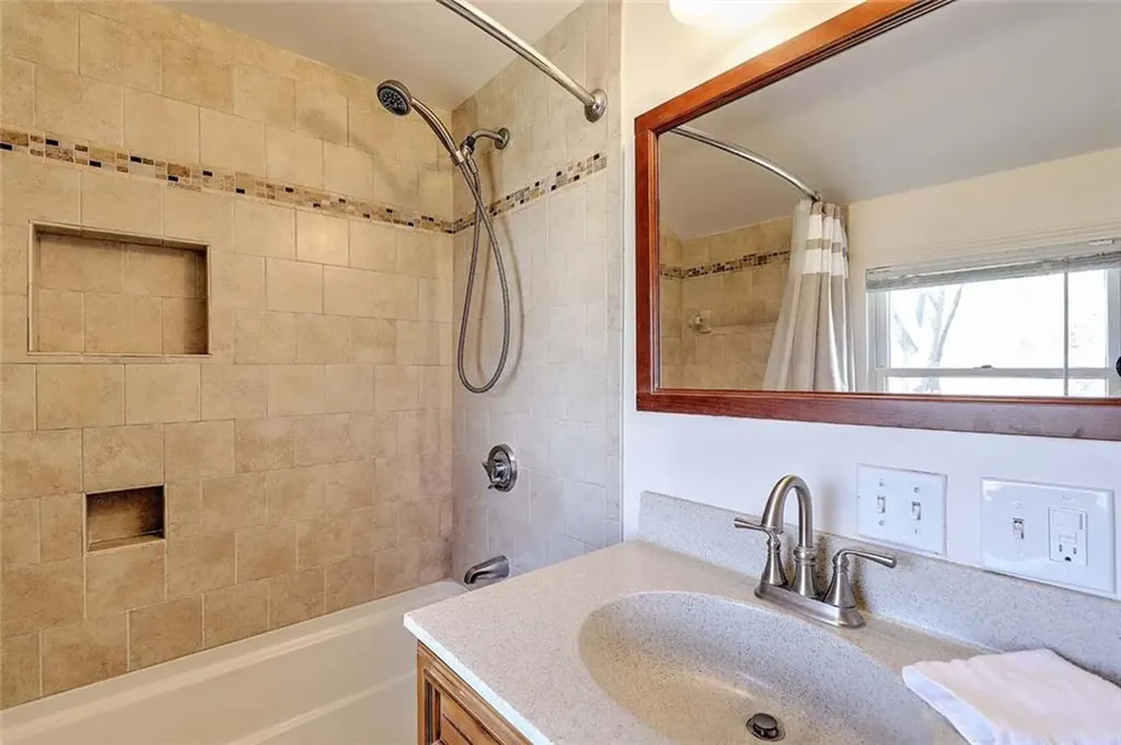 7 Deerfield Drive Barrington RI 02806