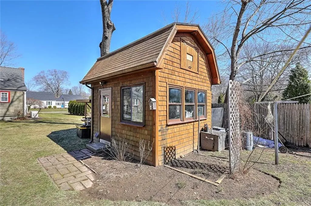 7 Deerfield Drive Barrington RI 02806