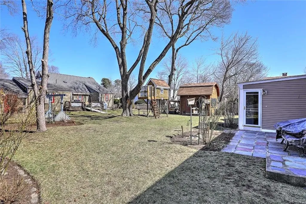 7 Deerfield Drive Barrington RI 02806