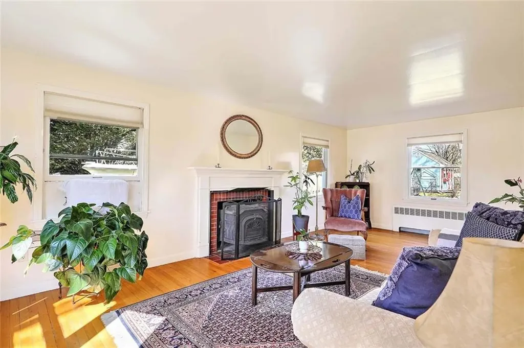 7 Deerfield Drive Barrington RI 02806