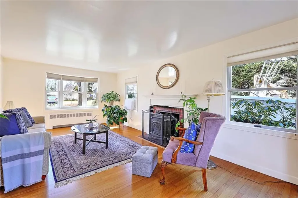 7 Deerfield Drive Barrington RI 02806