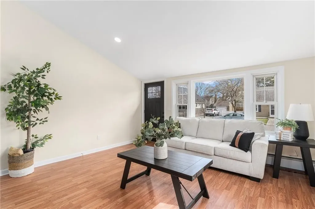131 Brendard Avenue Warwick RI 02889