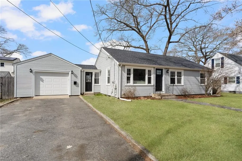 131 Brendard Avenue Warwick RI 02889