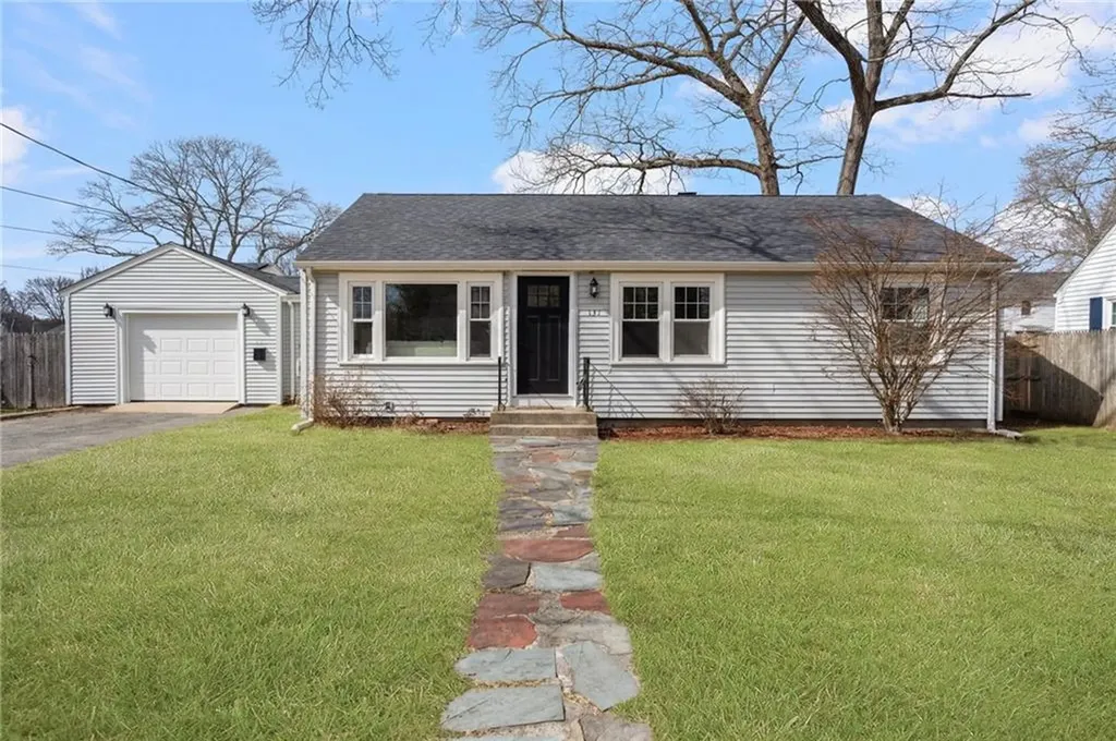 131 Brendard Avenue Warwick RI 02889
