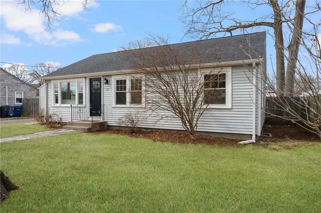 131 Brendard Avenue Warwick RI 02889