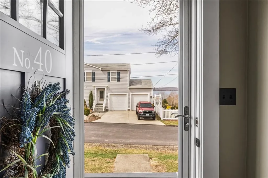 40 Ocean View Avenue Tiverton RI 02878