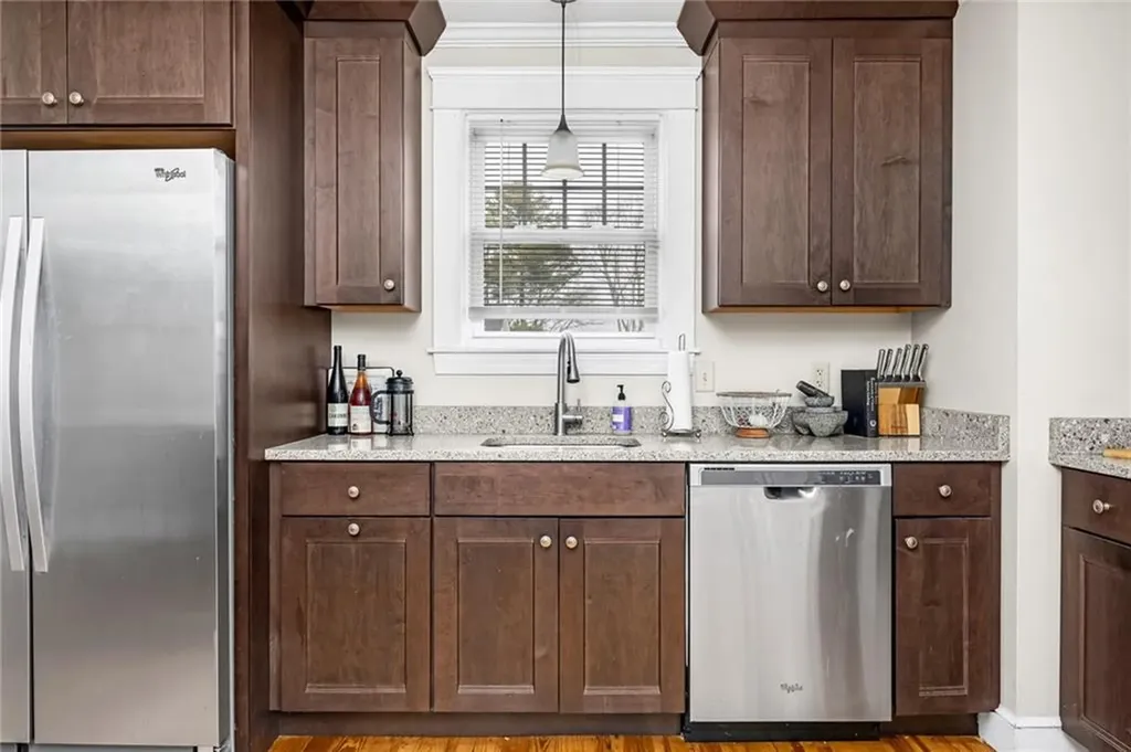 40 Ocean View Avenue Tiverton RI 02878