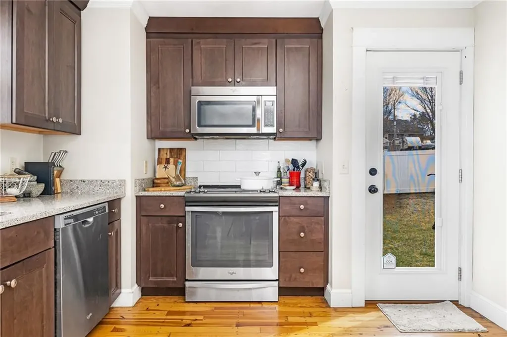 40 Ocean View Avenue Tiverton RI 02878