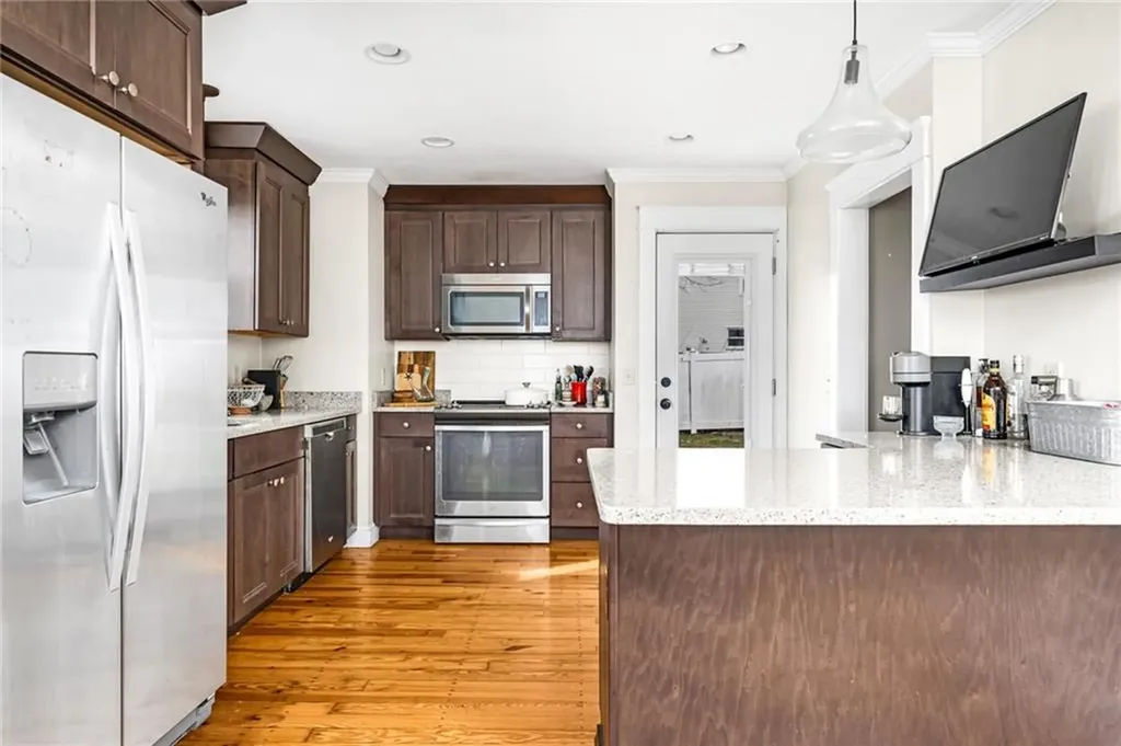 40 Ocean View Avenue Tiverton RI 02878