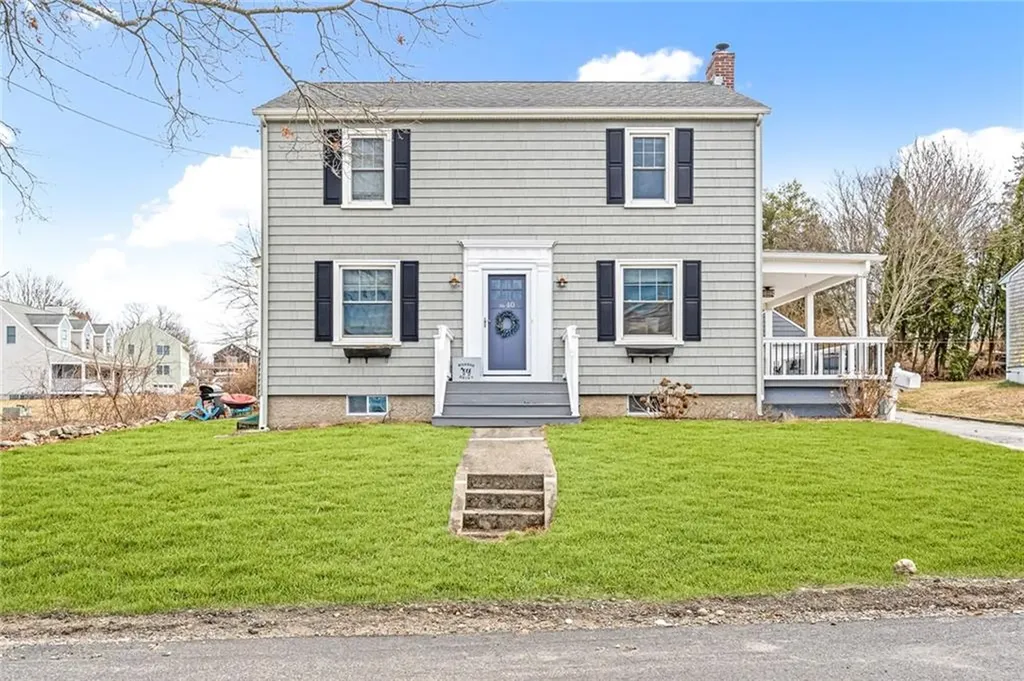 40 Ocean View Avenue Tiverton RI 02878
