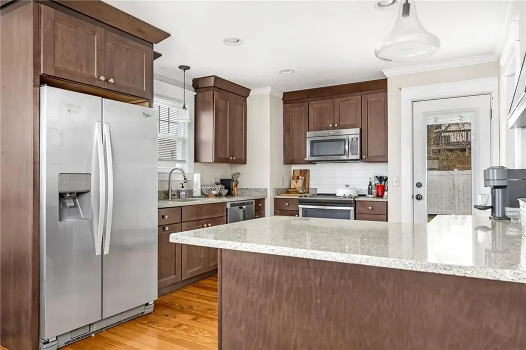 40 Ocean View Avenue Tiverton RI 02878